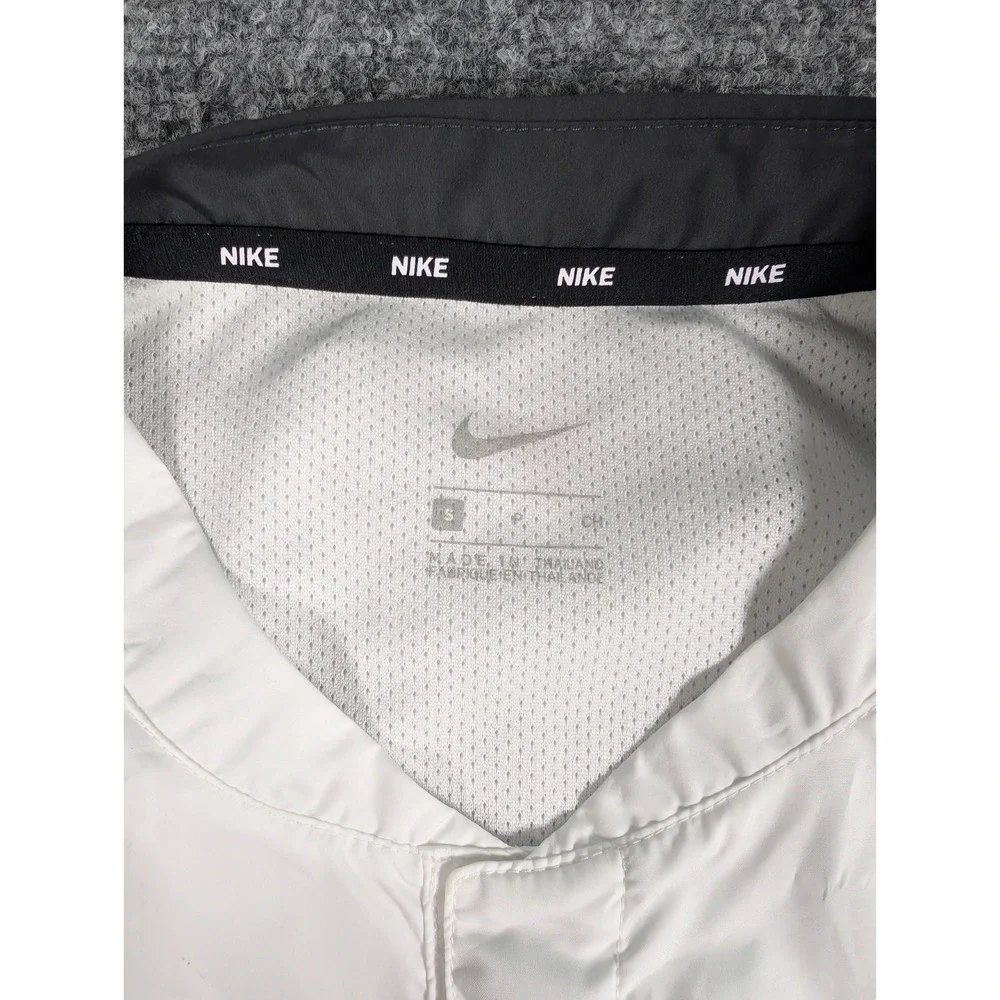 Nike Softball Short Sleeve Lighweight Windshirt Womens Small White‎ NWT